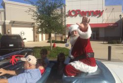 Santa Arriving at Hammond Square