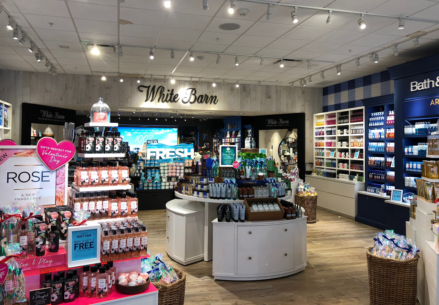 Bath & Body Works Celebrates Grand Re-Opening at Premier Centre in