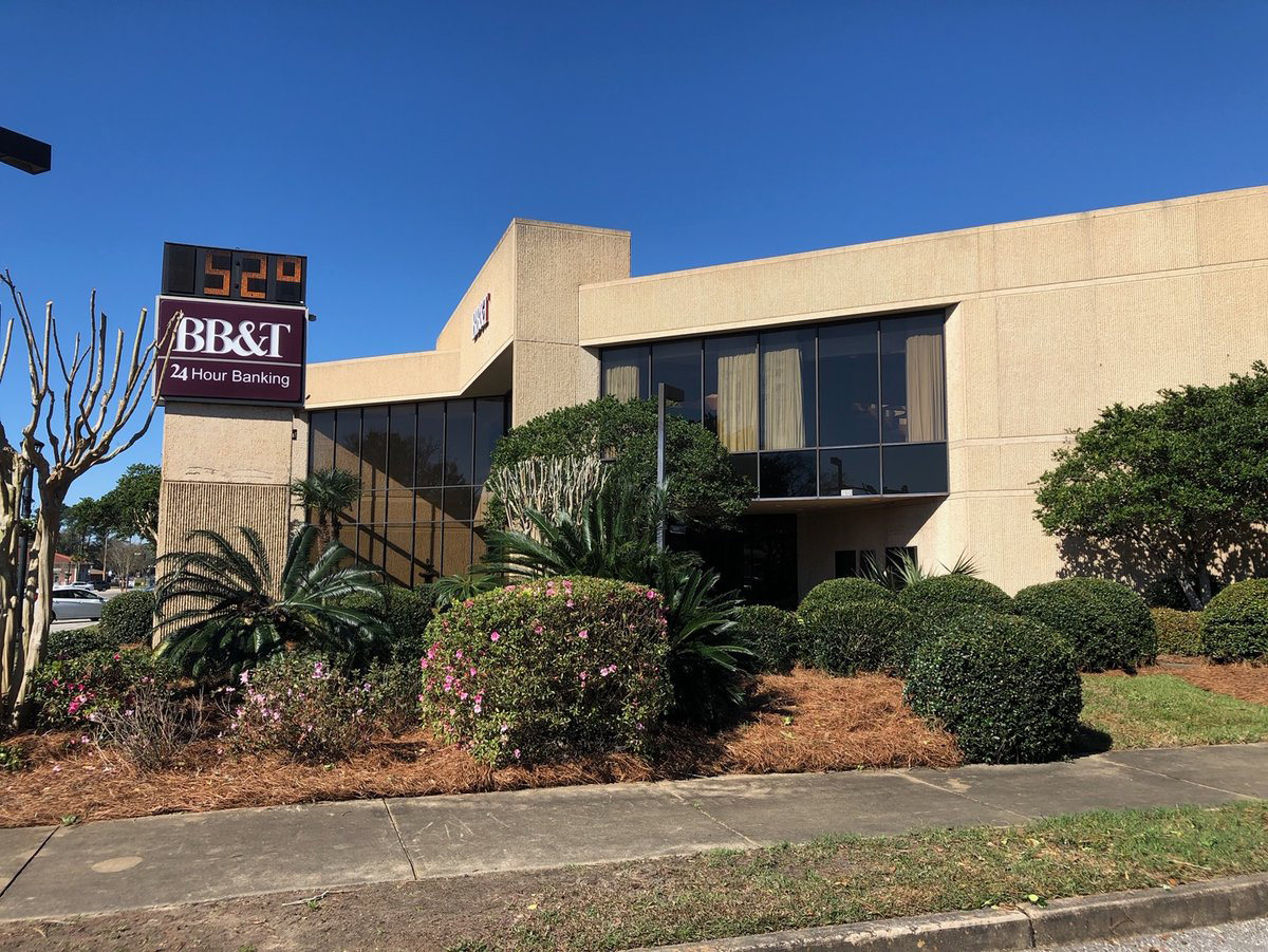 BB&T Building located at 200 West Laurel Avenue in Foley, AL. 